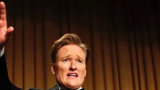 Η σατιρική διαφήμιση για το νέο μοντέλο του iPhone