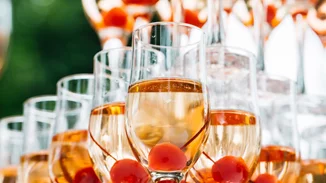 Υπέροχο λικέρ ροδάκινο & πορτοκάλι