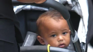 Saint West | Είναι το πιο γλυκό νήπιο σε αυτό το βίντεο της Kim Kardashian!