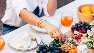 Είσαι καλεσμένη στο μεγαλύτερο κυριακάτικο τραπέζι από το Fairy!