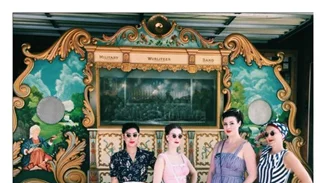 Vintage Glam: Τα πιο κομψά κορίτσια της Νέας Υόρκης δεν νοιάζονται για τις τάσεις