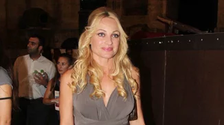 Τζένη Ιωακειμίδου: Δείτε πώς είναι σήμερα! Οι φωτογραφίες με τον γιο της