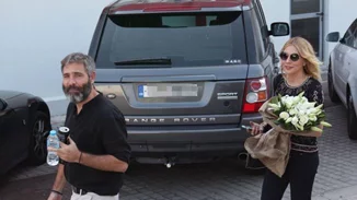 Αθερίδης- Καρύδη: Έξω από τo στούνιο μετά την πρεμιέρα της Ελένης Μενεγάκη