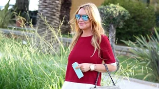 Lindsay Lohan: Η βόλτα της στη Γλυφάδα