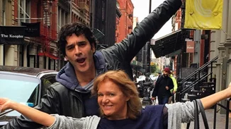 Ο Χριστόφορος Παπακαλιάτης μαθαίνει το instagram στην Μαρία Καβογιάννη!