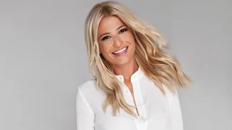 Φαίη Σκορδά: Ο νεαρός επιχειρηματίας που στάθηκε στο πλευρό της μετά τον χωρισμό