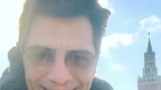 Σάκης Ρουβάς: Οι πρώτες φωτογραφίες από το ταξίδι του στην Ρωσία