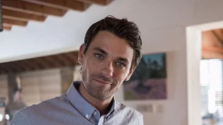 Αποστόλης Τότσικας: Κάνει γυμναστική ημίγυμνος