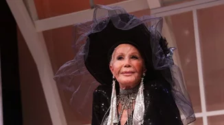 Ζωή Λάσκαρη: Αποκαλύπτει την ηλικία της