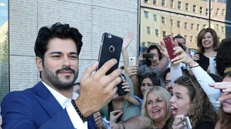 Ο Burak Ozcivit προκάλεσε πανικό στο Ίδρυμα Κακογιάννη!