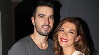 Ποιοι διάσημοι βρέθηκαν στην πρεμιέρα του έργου «Βάφτα Μαύρα»;