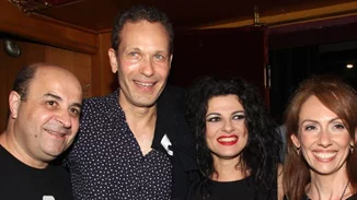 Ποιοι διάσημοι βρέθηκαν στην πρεμιέρα του έργου «Ας ερχόσουν για λίγο»