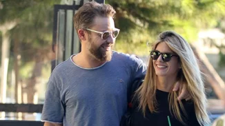 Γιάννης Βαρδής-Νατάσσα Σκαφίδα: Βόλτα στη Γλυφάδα για το ερωτευμένο ζευγάρι