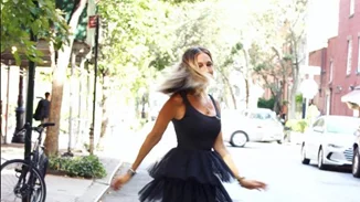 Sarah Jessica Parker: Τα πρώτα φορέματα της συλλογής της