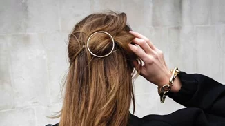 Αυτά είναι τα πιο hot φθινοπωρινά αξεσουάρ για τα μαλλιά