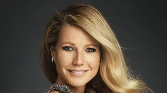 Gwyneth Paltrow | Μόλις μας έδειξε τη... βέρα της;