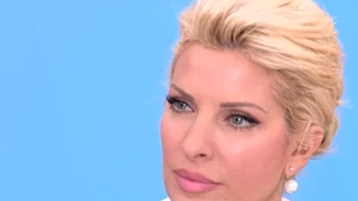 Ελένη Μενεγάκη: Η σέξι εμφάνιση στην εκπομπή της