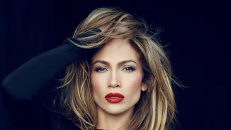 Jennifer Lopez: Μας επιδεικνύει τις καμπύλες της!
