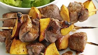 Λαχταριστά σουβλάκια με ροδάκινο