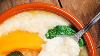 Αρωματικό ρυζόγαλο με ροδάκινο