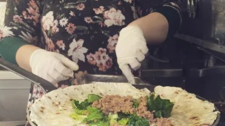 Ο δεκάλογος του street food: Το φαγητό στο χέρι στην κανονική του διάσταση