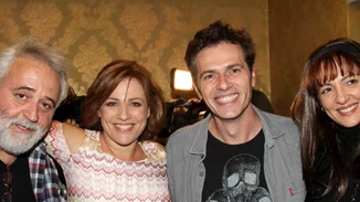 Ποιοι βρέθηκαν στην επίσημη πρεμιέρα της παράστασης «Ένα εξοχικό παρακαλώ»