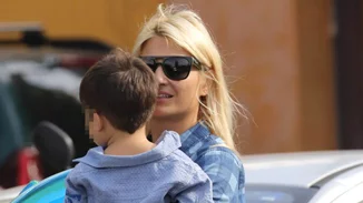 Φαίη Σκορδά: Η βόλτα με το γιο της Δημήτρη