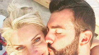 Θοδωρής Μισόκαλος: Το σχόλιό του στην Ελένη Μενεγάκη για τη χριστουγεννιάτικη φωτογραφία με τον Μάκη