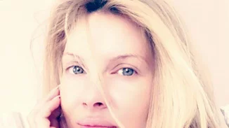 Χριστίνα Αλούπη: Δες τη χωρίς μακιγιάζ στο κρεβάτι της