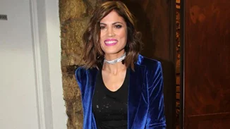 Μαίρη Συνατσάκη: Με το σύντροφό της στην πρεμιέρα της Ντορέττας Παπαδημητρίου