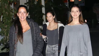 Εύη Αδάμ: Βραδινή έξοδος με τις κόρες της