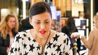 Σίσσυ Φειδά: Βόλτα στα μαγαζιά με την πέντε μηνών κορούλα της