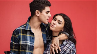 American Eagle Outfitters: Μαθήματα στυλ στο πιο hot fashion event του Δεκέμβρη