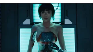 Scarlett Johansson: Γυμνή και παντοδύναμη στο πρώτο trailer της ταινίας Ghost in the Shell