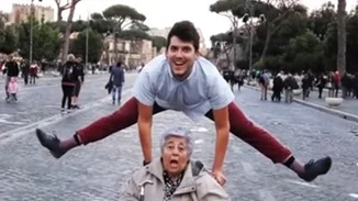 Ο Κρητικός εγγονός που πήγε την γιαγιά του στην Ρώμη και μας συγκίνησε