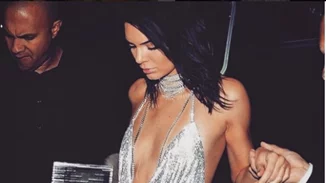 Kendall Jenner: Απόλυτα sexy στο party για τα 21α γενέθλιά της