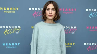 Alexa Chung: Topless στο εξώφυλλο του περιοδικού LOVE