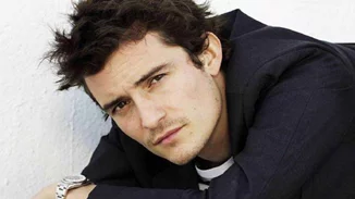 Ο Orlando Bloom έγινε ξανθός και εντυπωσιάζει με το νέο του look