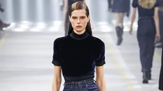 Ιδέες για ντύσιμο με τζιν: Τα 10 μοναδικά looks που πρέπει να δεις