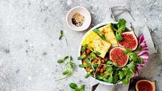 Πρήξιμο στην κοιλιά και το στομάχι; 6 τροφές για να νιώσεις καλύτερα άμεσα