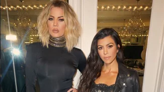 Khloe και Kourtney Kardashian: Στις ίδιες προκλητικές πόζες στο Snapchat