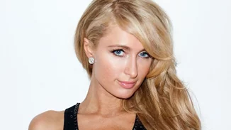 H Paris Hilton υποστηρίζει πως δεν έχει κάνει καμία πλαστική επέμβαση!