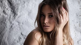 Είναι εμπνευσμένο από τη φύση και είναι το πιο hot προϊόν για τα μαλλιά (και όχι μόνο)