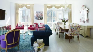 Neo vintage: Λευκό, αντίκες και πεταλούδες σε ένα υπέροχα κοριτσίστικο σπίτι στο Soho