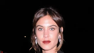 Βραδινό ντύσιμο με τζιν παντελόνι: Έτσι θα το κάνεις σωστά!