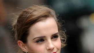 Emma Watson: Κυκλοφόρησε νέα φωτογραφία της ως Belle από την Πεντάμορφη και το Τέρας
