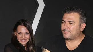 Αντώνης Ρέμος - Υβόννη Μπόσνιακ: Βραδινή έξοδος για το ερωτευμένο ζευγάρι
