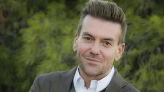 Σπύρος Σούλης: Το εντυπωσιακό χριστουγεννιάτικο δέντρο που στόλισε στο σπίτι του