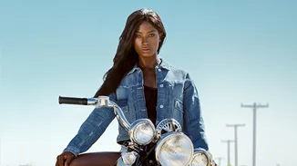 To Instagram μοντέλο αναπαριστά μερικές από τις δημοφιλέστερες καμπάνιες μεγάλων οίκων