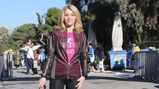 Έλλη Στάη: Με αθλητικό look και εφαρμοστό κολάν